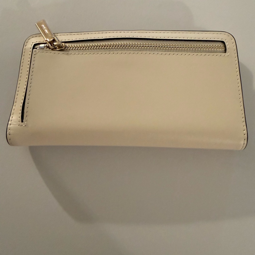 Kate Spade Cream Wallet with Blue Coffee Cup Design - Picture 2 of 6